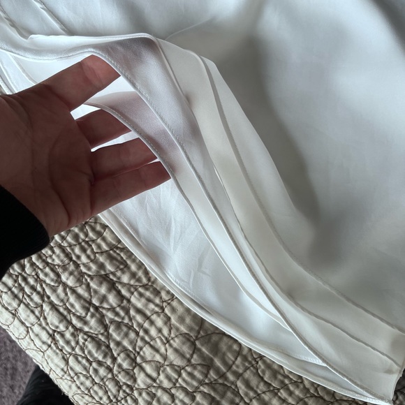 DISCOUNTED SHIPPING 📦 Aritzia Talula flowy top - Picture 4 of 6